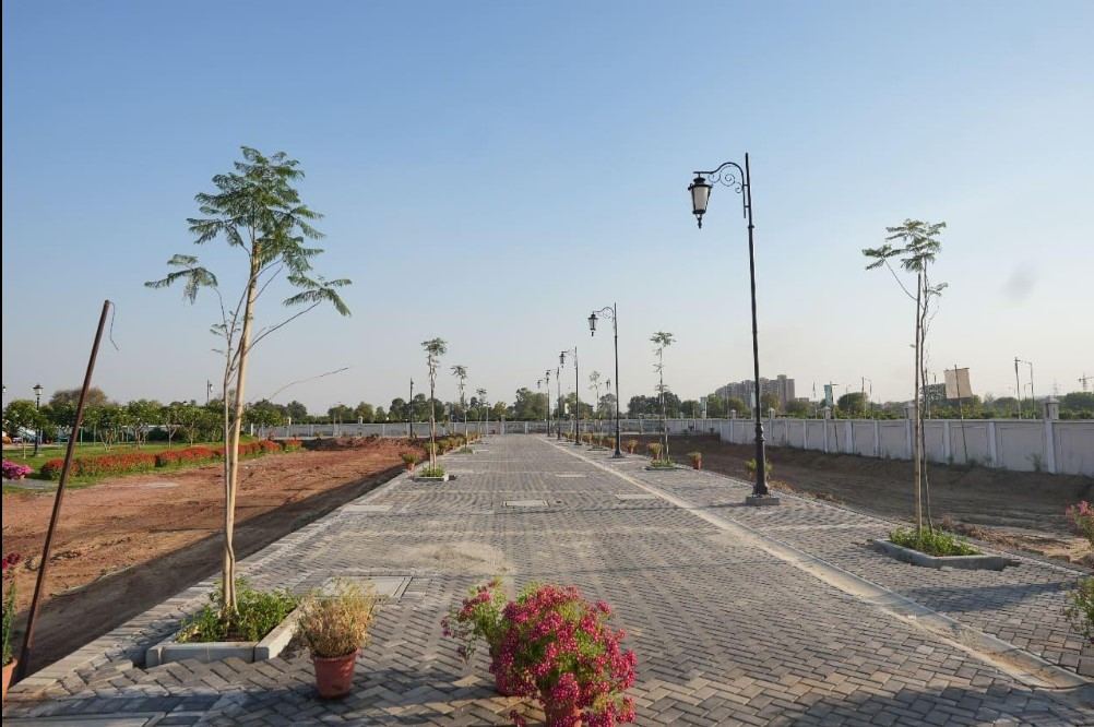 Meffier Golden Park - Sector 4 Sohna Gurgaon — photo 3